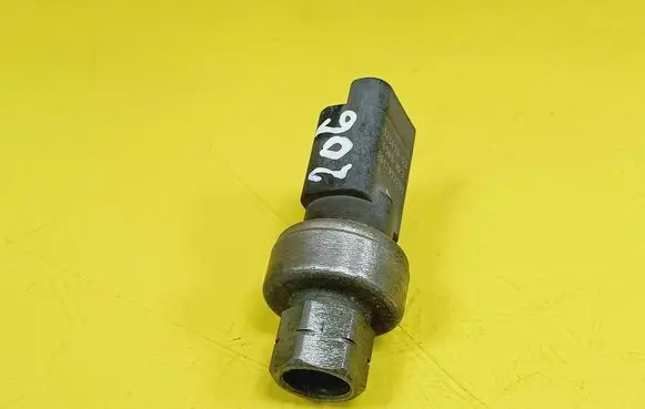 Peugeot 206 Air conditioning (A/C) pressure sensor 9647971280