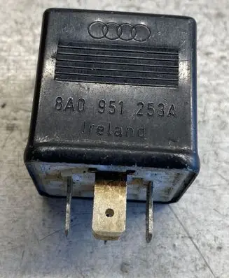 Audi A6 S6 C5 4B Other relay 8a0951253a