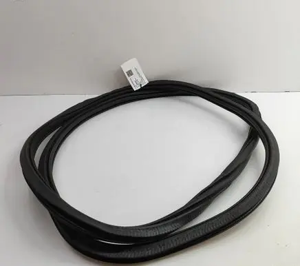 Porsche Cayenne (9Y0 9Y3) Rubber seal front coupe door 9Y0831721