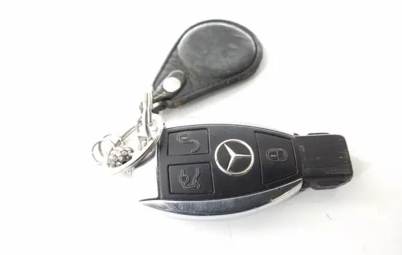 Mercedes-Benz C W204 Ignition key/card 