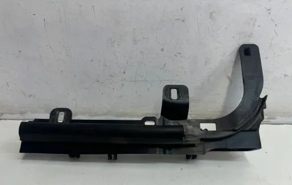 Mercedes-Benz E W213 Other engine bay part A2138310600