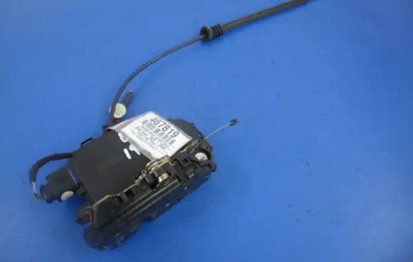 Seat Ibiza III (6L) Front door lock