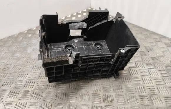 Battery box tray