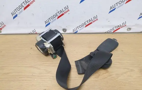 BMW 2 F46 Front seatbelt 7313303 72117313303