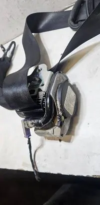 Audi A4 S4 B7 8E 8H Front seatbelt E1040336 1000068