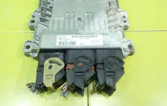 Ford C-MAX II Engine control unit/module AV6112A650YE ZP18