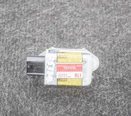 Toyota Prius (XW20) Airbag deployment crash/impact sensor 8986047040 1879000892