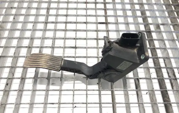 Mercedes-Benz Sprinter W901 W902 W903 W904 Accelerator throttle pedal 0281002335