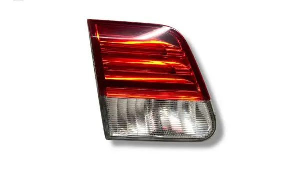 Toyota Avensis T270 Tailgate rear/tail lights