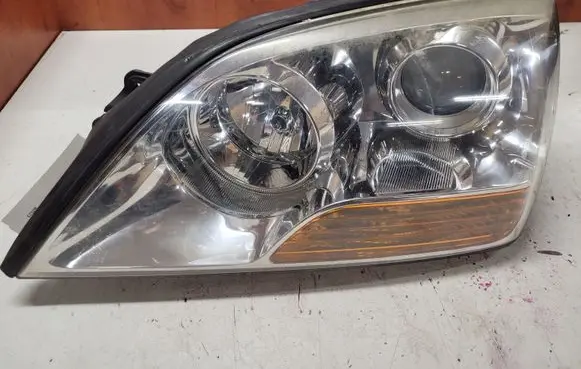 KIA Sorento Headlight/headlamp 921013E5XX