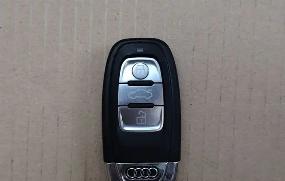 Audi A4 S4 B8 8K Ignition key/card 8K0959754
