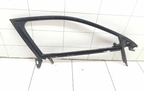 Audi A4 S4 B7 8E 8H Front door window/glass frame 8e0837630
