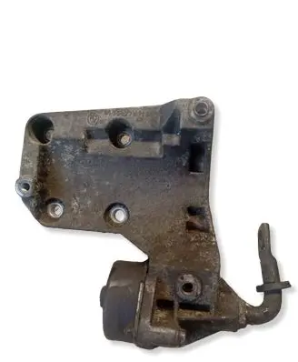 Land Rover Range Rover L322 A/C compressor mount bracket 7786194