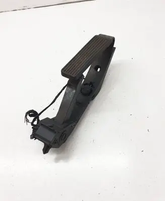 Mercedes-Benz S W220 Accelerator throttle pedal A2033010001