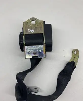 BMW 3 E46 Rear seatbelt 33033347B