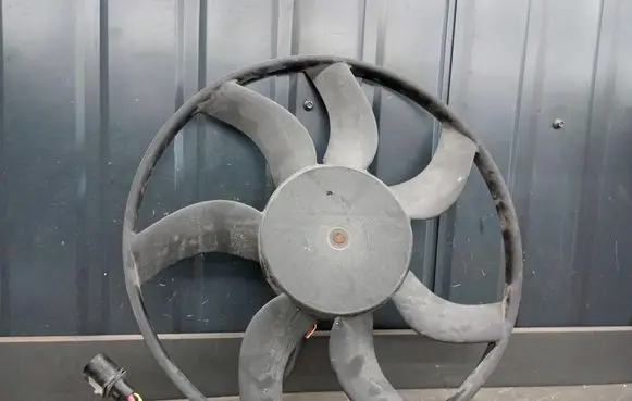 Volkswagen Multivan T5 Electric radiator cooling fan 7e0121205f