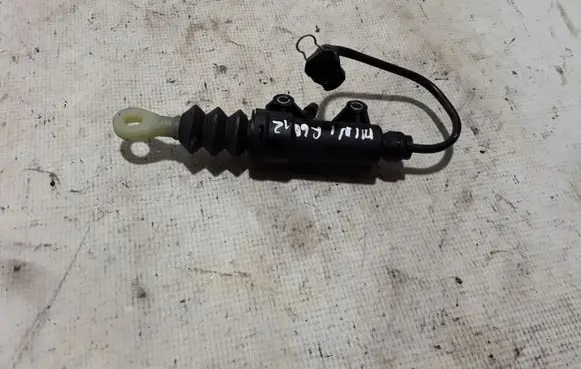 Clutch slave cylinder