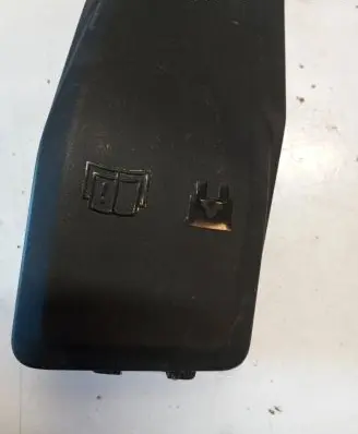 Volvo XC60 Fuse box cover 31300410