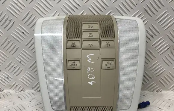 Mercedes-Benz C W204 Front seat light A2048200823 A0128206610 A2048202275