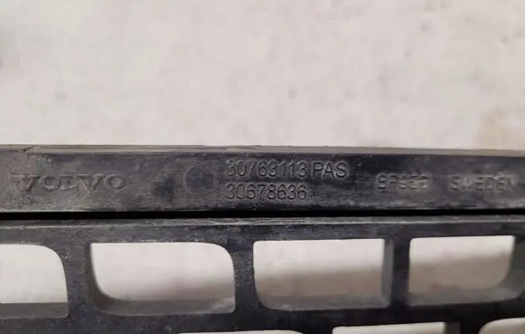 Volvo V60 Front bumper lower grill 30763113 30678636