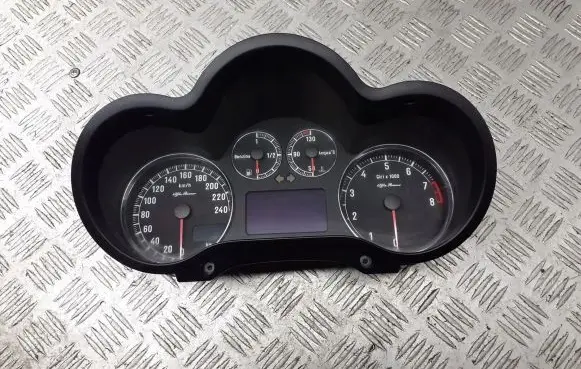 Alfa Romeo 147 Tachometer 156071215