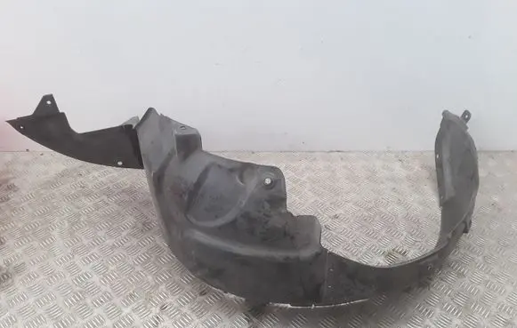 KIA Carens II Front wheel arch liner splash guards 868111D050