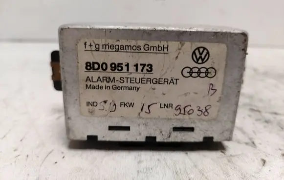 Audi A4 S4 B5 8D Alarm control unit/module 8D0951173