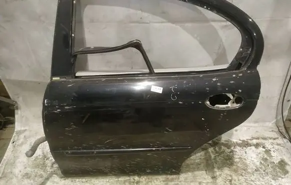 Jaguar X-Type Rear door JUODOS