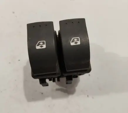 Renault Scenic II - Grand scenic II Electric window control switch 015085D