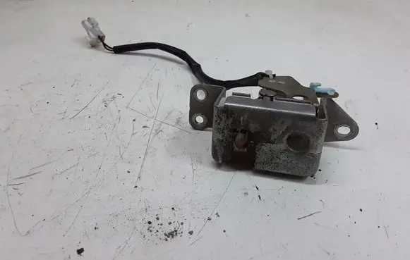 Ford Maverick Tailgate window lock/catch/latch 