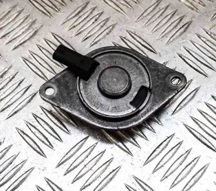 Opel Astra J Other engine bay part 55562223