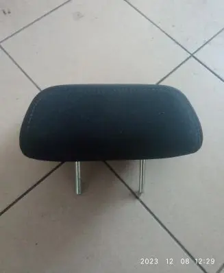 Subaru Legacy Rear seat headrest 