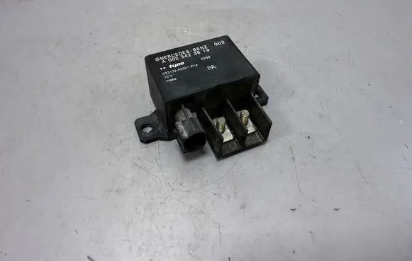 Mercedes-Benz E W211 Charging relay A0025423819 0250 V23132A2001X14