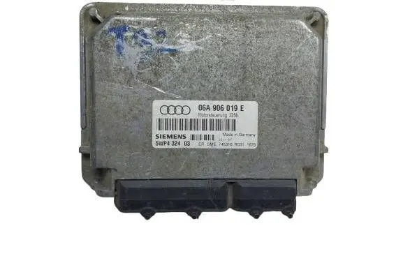 Audi A3 S3 8L Engine control unit/module 06A906019E 5WP432403