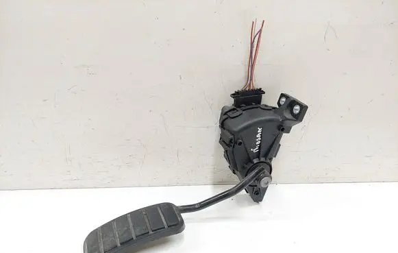 Nissan Interstar Accelerator throttle pedal 8200313107 6PV00811905