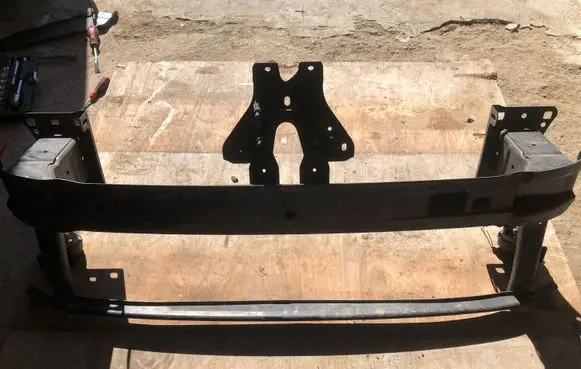 Volkswagen PASSAT B8 Front bumper cross member 01S4607817