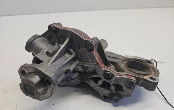 Volkswagen Golf III Water pump 037121013A