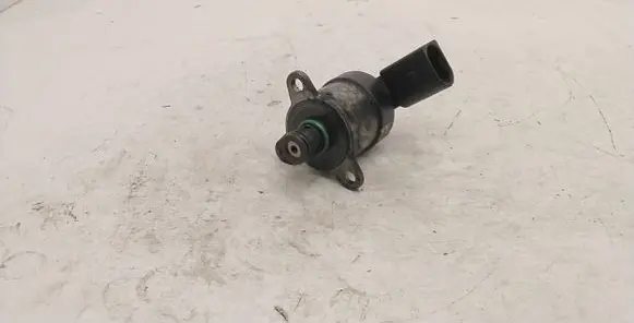 BMW 3 E90 E91 Fuel pressure sensor 