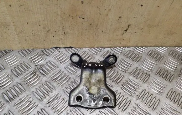 Chevrolet Captiva Rear door upper hinge A047587