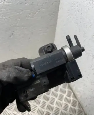 KIA Sorento Turbo solenoid valve 72190319