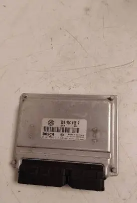 Volkswagen PASSAT B5 Engine control unit/module 8D0906018R 0261206317