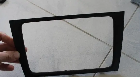 Radio/GPS head unit trim
