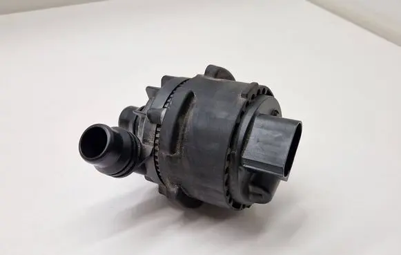 BMW i4 Electric auxiliary coolant/water pump 945503905