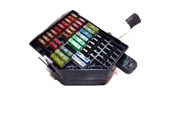 Volkswagen PASSAT B6 Fuse module 3C0880204D