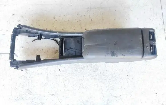 Mercedes-Benz C W203 Armrest e037611021