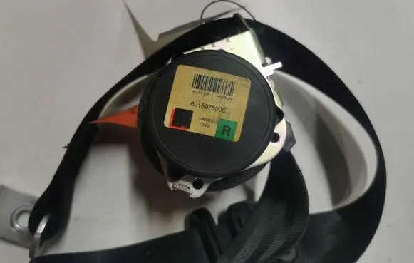 Ford C-MAX I Rear seatbelt 601597600E 080228