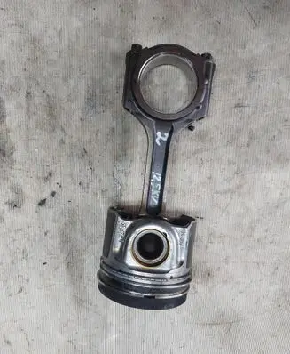 Ford Transit Custom Piston with connecting rod 