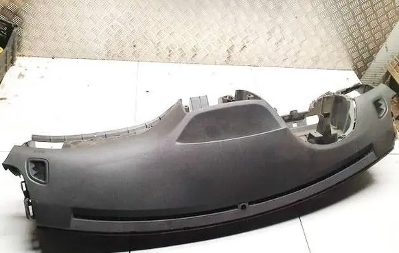 Subaru Impreza III Dashboard 66105fg000