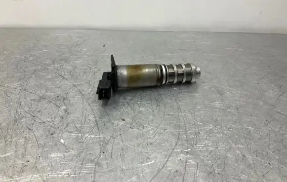 BMW 5 F10 F11 Camshaft vanos timing valve 8605123