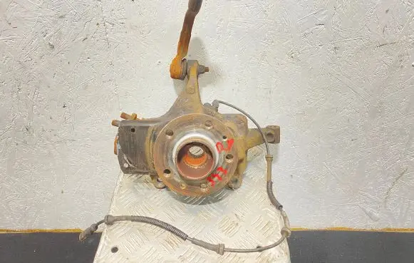 Renault Trafic III (X82) Front wheel hub